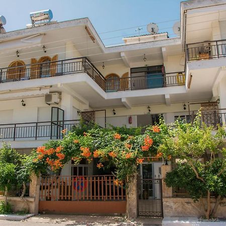 Apartments Tania Paralia Dionysiou Exterior photo